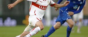 Christian Träsch setzt sich gegen einen Spieler des norwegischen Vize-Meisters durch.