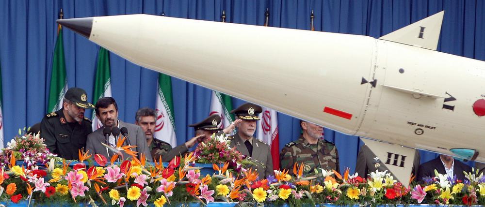 Iran verfügt nach Einschätzung von CIA-Chef Leon Panetta über genügend niedrig angereichertes Uran für zwei Atombomben.