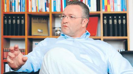 Der Chef. Frank Henkel führt seit 2008 die Berliner CDU – heraus aus der Streitlust, hin zu neuen Konzepten und wohl auch in den Wahlkampf 2011. 