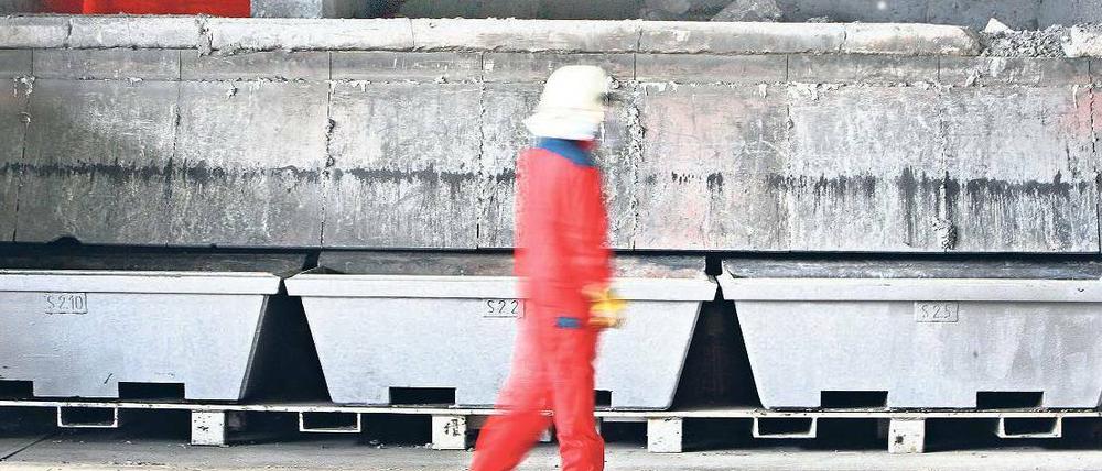 Deutschlands größte Aluminiumhütte steht in Neuss. Der Betrieb wäre von einer Erhöhung der Energiesteuer stark betroffen.