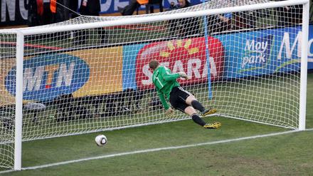 War da was? Ein Schuss, ein Tor, kein Pfiff. Deutschland und England 44 Jahre nach Wembley.