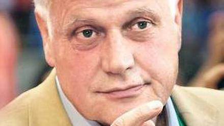 Otto Pfister, 72, war zuletzt Nationaltrainer von Kamerun, davor betreute er Togo. In Deutschland hat der gebürtige Kölner nie als Trainer gearbeitet.