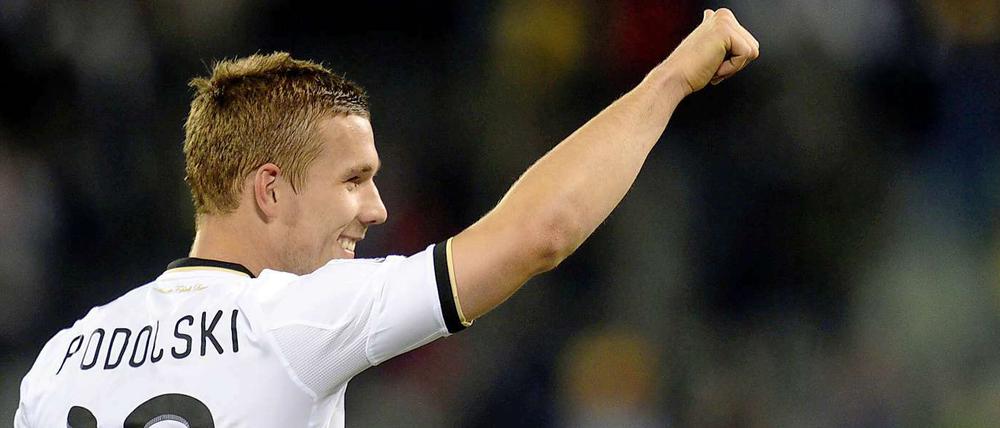 Lukas Podolski mag Rache nicht so, freut sich aber trotzdem über den Sieg gegen England.