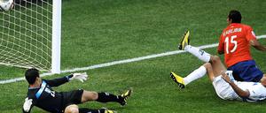 Beausejour erzielt das 1:0 für Chile.