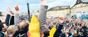 Und die Hände zum Himmel.