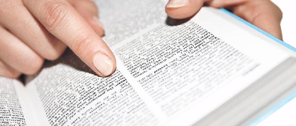 Falsch gelernt. In der Schule wird uns beigebracht, Wort für Wort sorgfältig zu lesen. Das muss man abschütteln, Füllwörter links liegen lassen zum Beispiel. So nimmt das Tempo zu, aber das Verständnis leidet nicht. Foto: dpa