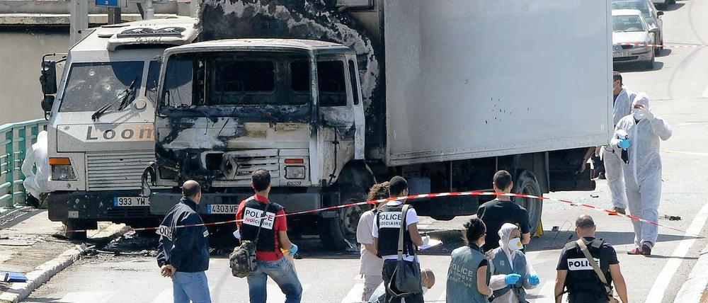 Ein um sich schießendes „Kommando“ entkam mit einer Millionenbeute.