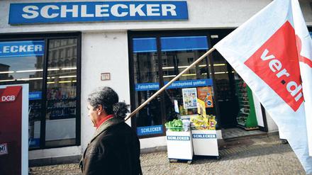Erfolgreicher Einsatz. Verdi hat bei Schlecker einen Tarif durchgesetzt sowie Abfindungen, falls der Arbeitsplatz wegfällt. Foto: ddp