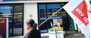 Erfolgreicher Einsatz. Verdi hat bei Schlecker einen Tarif durchgesetzt sowie Abfindungen, falls der Arbeitsplatz wegfällt. Foto: ddp
