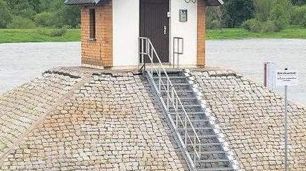 Kritische Ecke. In Ratzdorf treffen Oder und Neiße aufeinander. Beim Hochwasser 1997 zeigte der Pegel einen Höchststand von 6,68 Meter. Foto: dpa