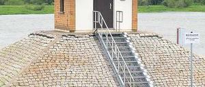 Kritische Ecke. In Ratzdorf treffen Oder und Neiße aufeinander. Beim Hochwasser 1997 zeigte der Pegel einen Höchststand von 6,68 Meter. Foto: dpa