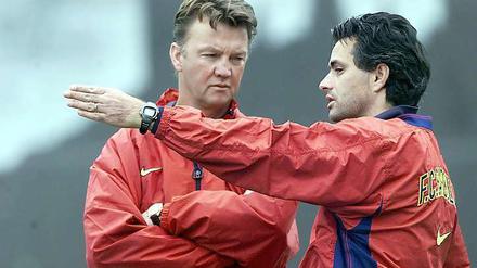 Egomanen-Duo. Louis van Gaal und José Mourinho 1999 beim FC Barcelona.