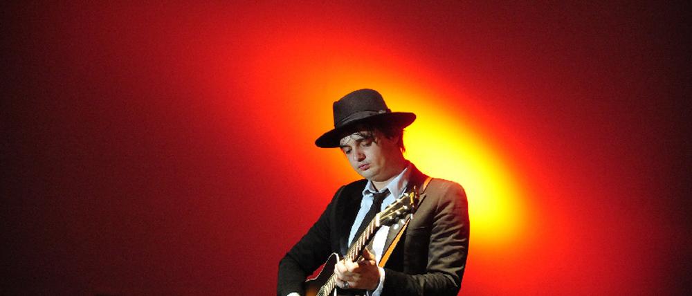 Pete Doherty singt Deutschlandlied