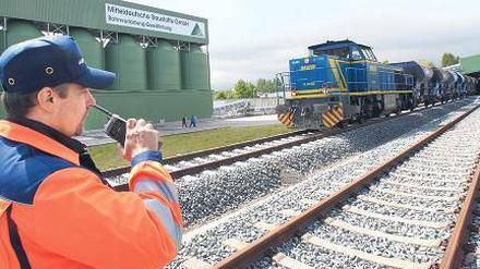 Es funkt. Die Krise hat dem Güterverkehr auf der Schiene zugesetzt, die Straße gewann Marktanteile. Nun geht es für die Bahn wieder voran – doch Deutschland bleibt schwierig. Foto: ZB