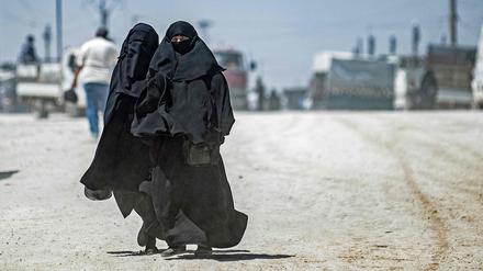 Frauen in einem kurdischen Lager für Angehörige des IS.