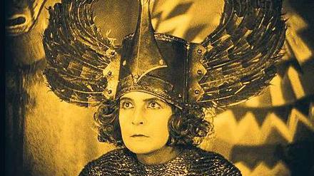 Brunhild, die Herrscherin von Isenland, die Siegfried für Gunther bezwingt. 