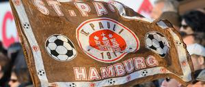 Unter richtiger Flagge: St. Pauli freut sich auf die Bundesliga.