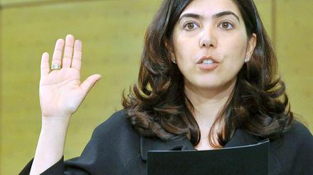 "So wahr mir Gott helfe". Aygul Özkan bei ihrer Vereidigung.