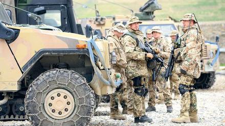 An vorderster Front. Deutsche Soldaten der internationalen Afghanistanschutztruppe im Feldlager Feisabad.