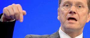 Da unten ist der Boden: Guido Westerwelle schlägt auf dem Parteitag sanftere Töne an.