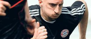 Andere Probleme. Frank Ribéry wirkte im Abschlusstraining gedankenverloren. Foto: ddp