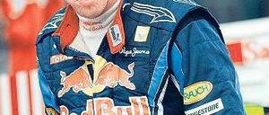 Ein Sonntag, fünf Köpfe. Die McLaren-Piloten Jenson Button (o.l.) und Lewis Hamilton (u.l.) zelebrieren mit Mercedes-Fahrer Nico Rosberg auf dem Podest, Sebastian Vettel (o.r.) und Michael Schumacher waren weniger in Feierlaune. Fotos: AFP, dpa (2)