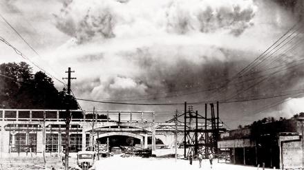 Die Atombombe, die am 9. August von der US-amerikanischen Luftwaffe auf die japanische Stadt Nagasaki abgeworfen wurde, enthielt Plutonium als Brennstoff.