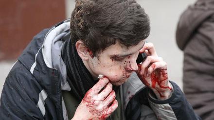 Selbstmordattentäterinnen haben Anschläge auf U-Bahn-Stationen in Moskau verübt.