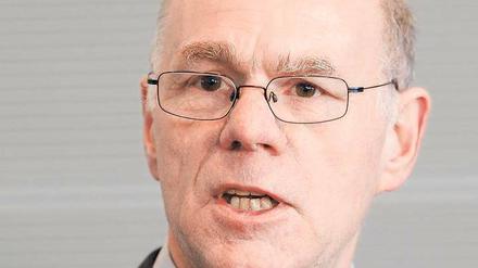 Klare Meinung. Lammert war zu Gast an der Paul-Natorp-Schule in Friedenau. Foto: dpa