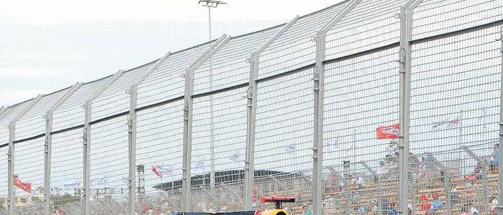 Neuer Anlauf im Albert Park. Im vergangenen Jahr schied Red-Bull-Pilot Sebastian Vettel nach einer Kollision in Melbourne aus, diesmal will er gewinnen. Foto: dpa