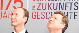 Hohe Ziele. Bertelsmann-Chef Hartmut Ostrowski (r.) und Finanzvorstand Thomas Rabe sind optimistisch für 2010. 