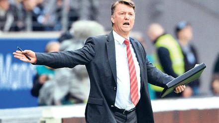 Drei Titel im Blick. Obwohl seine Mannschaft zuletzt schwächelte, gibt sich Bayern-Trainer Louis van Gaal momentan äußerst selbstbewusst.