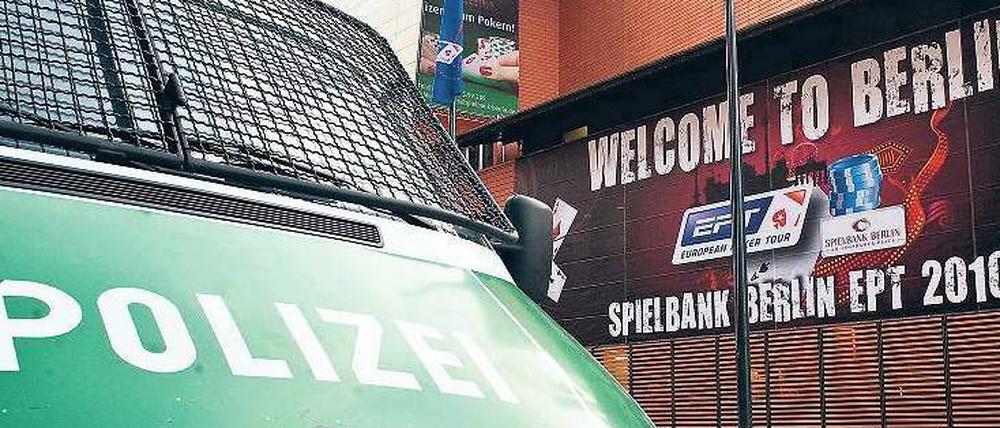Offene Stadt. Berlin zieht nicht nur Pokerspieler an, für die dieses Plakat am Potsdamer Platz gedacht war. 