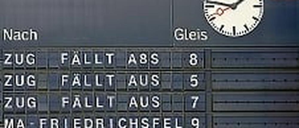 316387_3_xio-fcmsimage-20091230161216-006000-4b3b6dd02680a.heprodimagesfotos82220091231bahnstreik.jpg