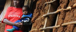 AFRICA-KENYA-CLINTON-AIDS