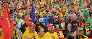 Opel-Beschäftigte protestieren in Antwerpen