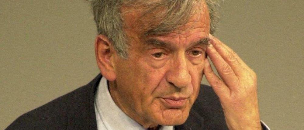 Elie Wiesel während seiner Rede im Bundestag am 27. Januar 2000.