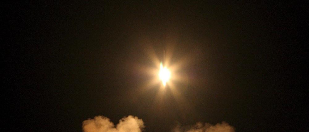Iran schickt ersten selbst gebauten Satelliten ins All