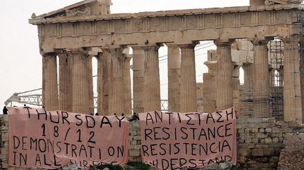 Proteste auf der Akropolis von Athen - "Widerstand"