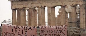 Proteste auf der Akropolis von Athen - "Widerstand"