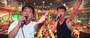 QINGDAO-BEER FEST-KARAOKE-1