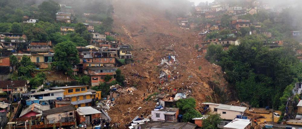 Luftaufnahme nach einer Schlammlawine in Petropolis, Brasilien, am 16. Februar 2022.