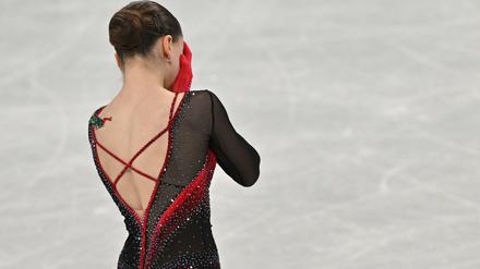 Nach tagelangem Trubel wurde. Kamila Walijewa vom Russischen Olympischen Komitee Vierte im Einzel.