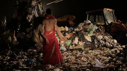 Düster. Eine Szene aus dem indischen Drama "Garbage".