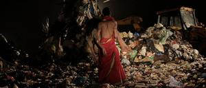 Düster. Eine Szene aus dem indischen Drama "Garbage".