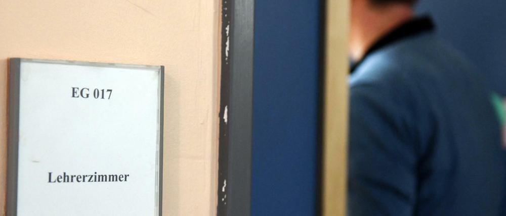 Auf dem Weg ins Lehrerzimmer: Bitte nicht verkriechen.