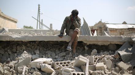 Einer Trümmerlandschaft gleichen weite Teil der umkämpften Provinz Idlib. Viele Syrer sind auf Nothilfe angewiesen.