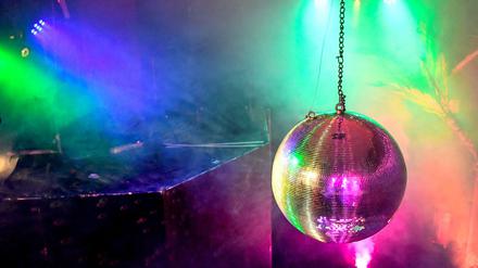 Nicht gut in Corona-Zeiten: Party mit Tanz.