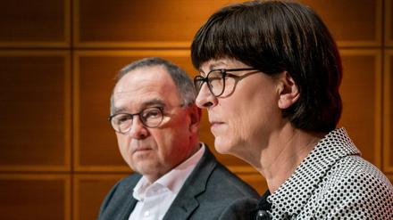 Die SPD-Chefs Saskia Esken und Norbert Walter-Borjans fordern viel.