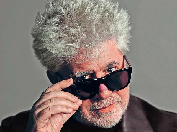 Original. Pedro Almodóvar, 69, wurde mit seinen Filmen zum Protagonisten der Movida, der Post-Franco-Freiheitsbewegung der 80er Jahre.